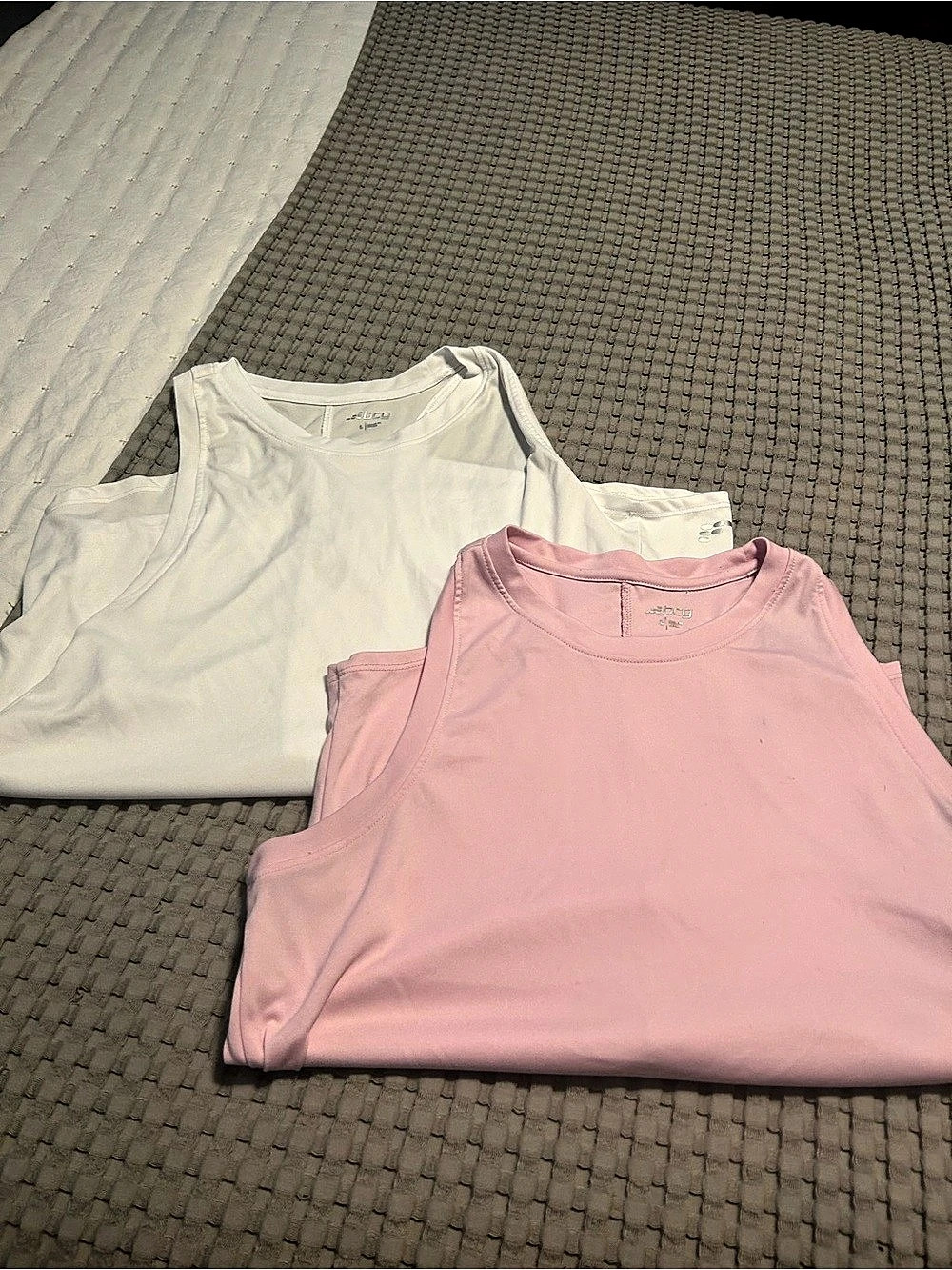 bcbg Two-Tank Set Pink & White Large - Picture 2 of 5